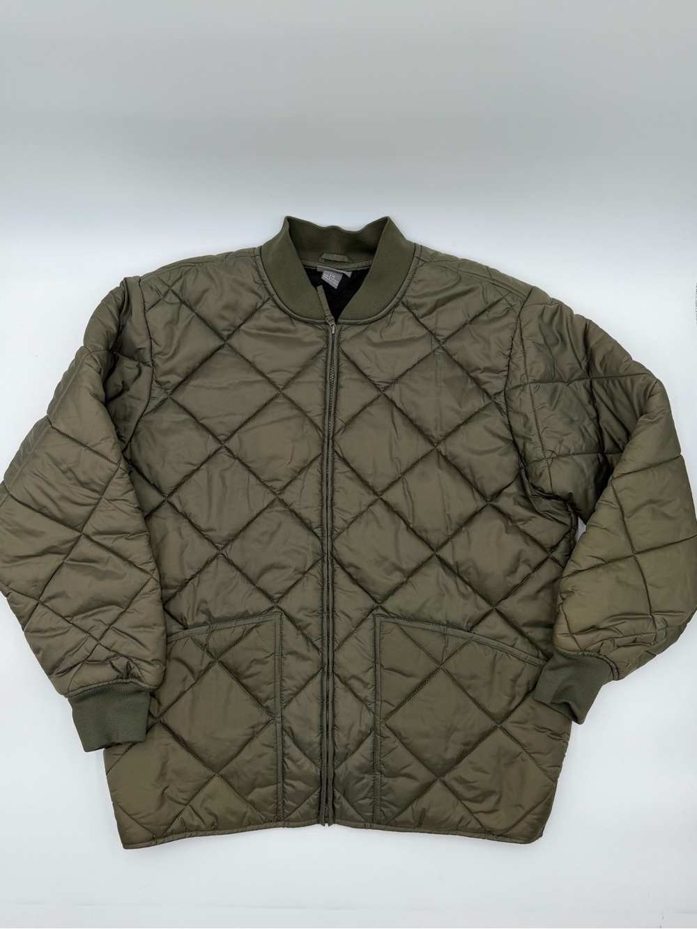 Men’s olive green, diamond-quilted bomber jacket Sz L